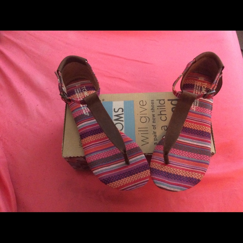 Toms brown sandals